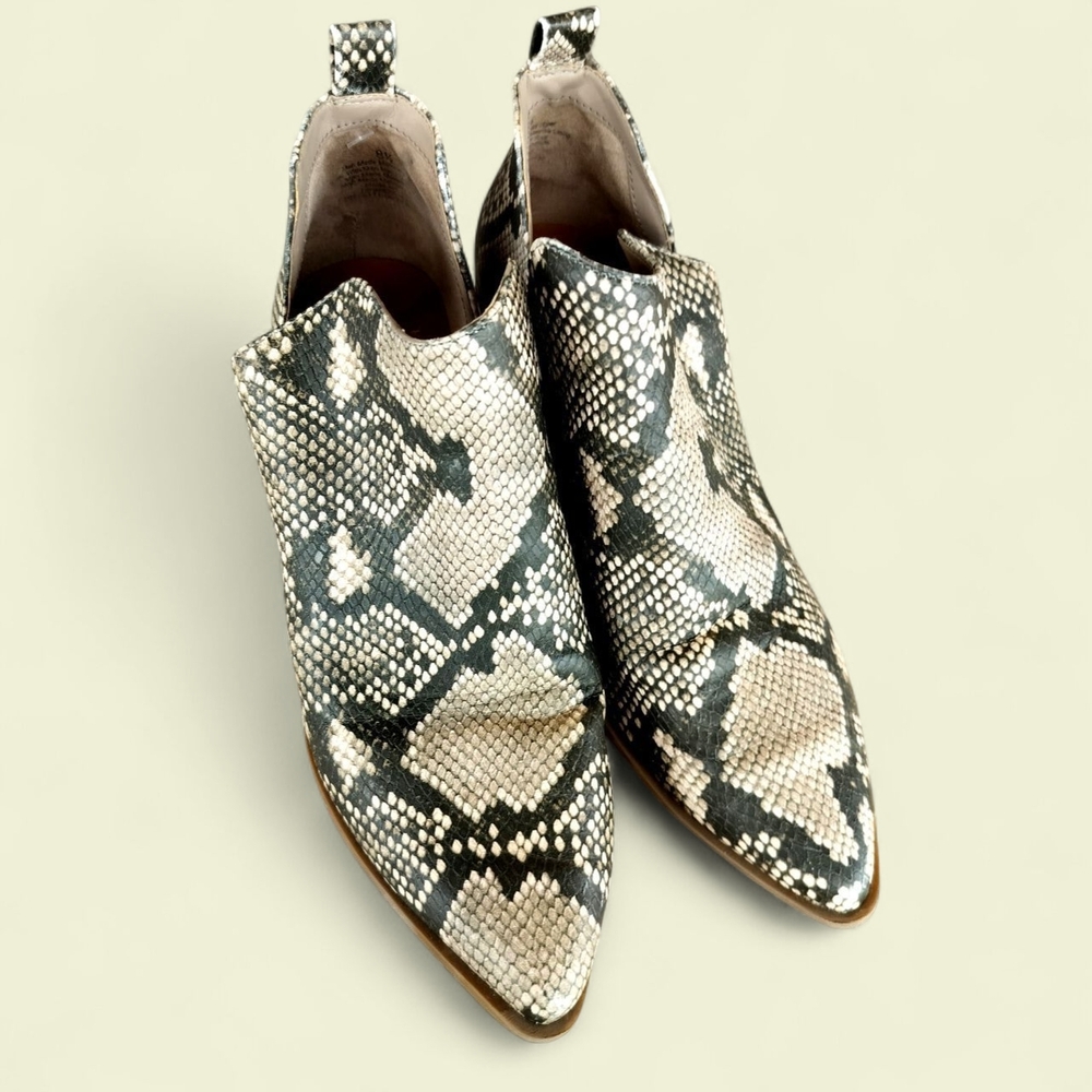 Universal Thread Snakeskin Pattern Ankle Booties - Picture 10 of 14